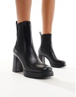Poppy chelsea boot in black leather