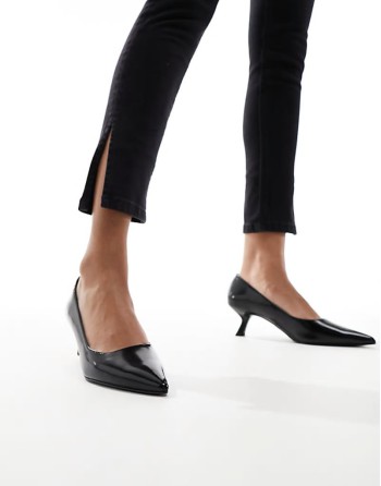 leather pointed heeled pumps in black