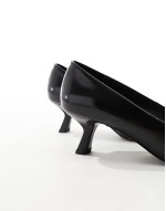 leather pointed heeled pumps in black