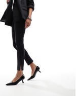 leather pointed heeled pumps in black