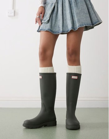 Downpour tall wellington boots in dark olive