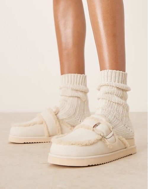 Kylie teddy mules in beige