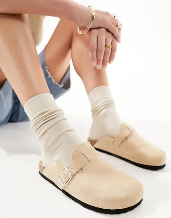 mules in beige