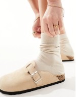 mules in beige