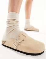 mules in beige