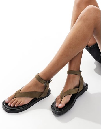 thong detail sandal in green