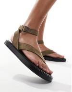 thong detail sandal in green