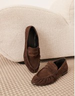 Premium leather loafer in brown suede