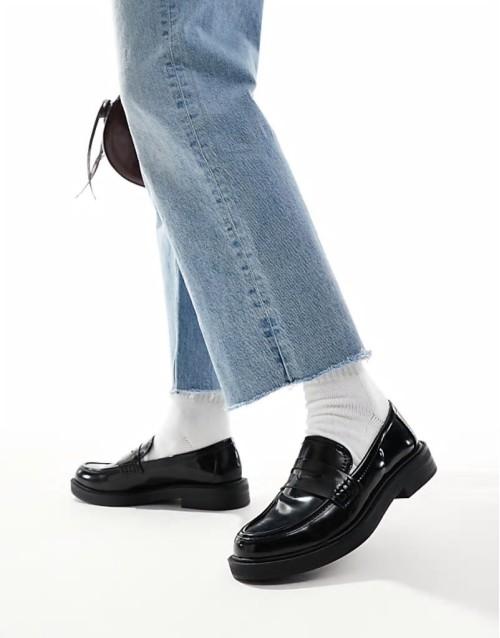 loafers in black