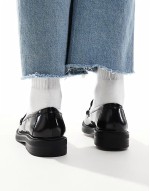 loafers in black