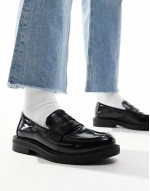 loafers in black